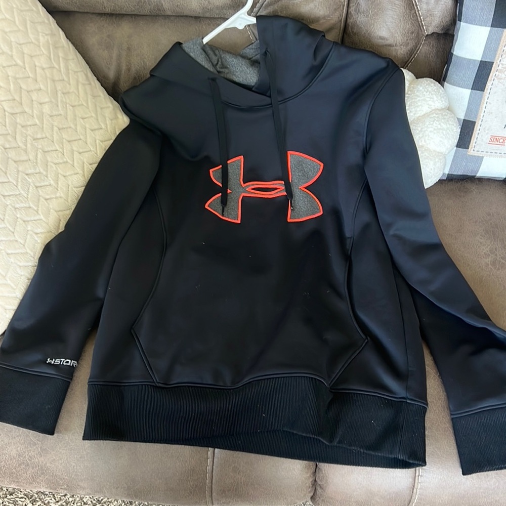 Under armour hooded sweatshirt